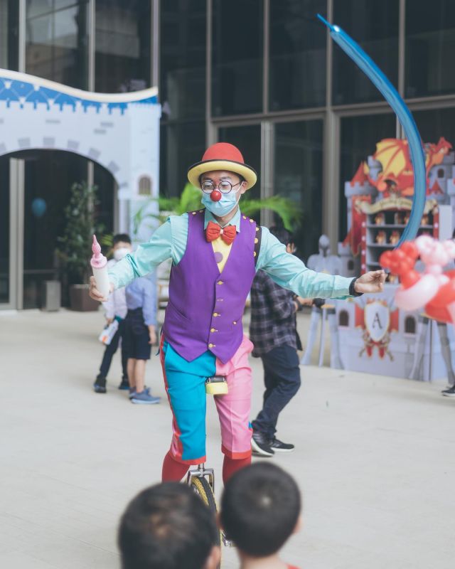 📣 👑 Hear ye, hear ye, gather 'round for a grand celebration! 👑 📣Join Alfred's kingdom for a great time with exciting activities! Let's make this day an unforgettable one! Speak with our team to find out more, link in bio.#LaMemoria #Prince #Royal #BirthdayParty #KidsParty #Performance #PartyPlanner #PartyPlannerKL #PartyPlannerMY #EventPlanner #EventPlannerKL #EventPlannerMY