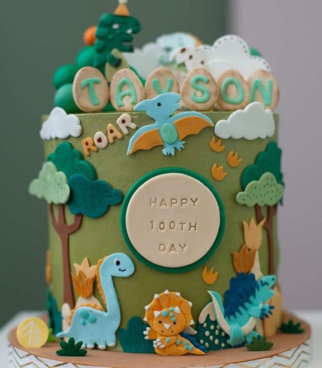 This custom cake is not only adorable but it's also deli-saurus! 🍰🦖Start planning your next party with @la_memoria now. Link in bio.#LaMemoria #100Days #Celebration #KidsParty #PartyPlanner #PartyPlannerKL #PartyPlannerMY #EventPlanner #EventPlannerKL #EventPlannerMY