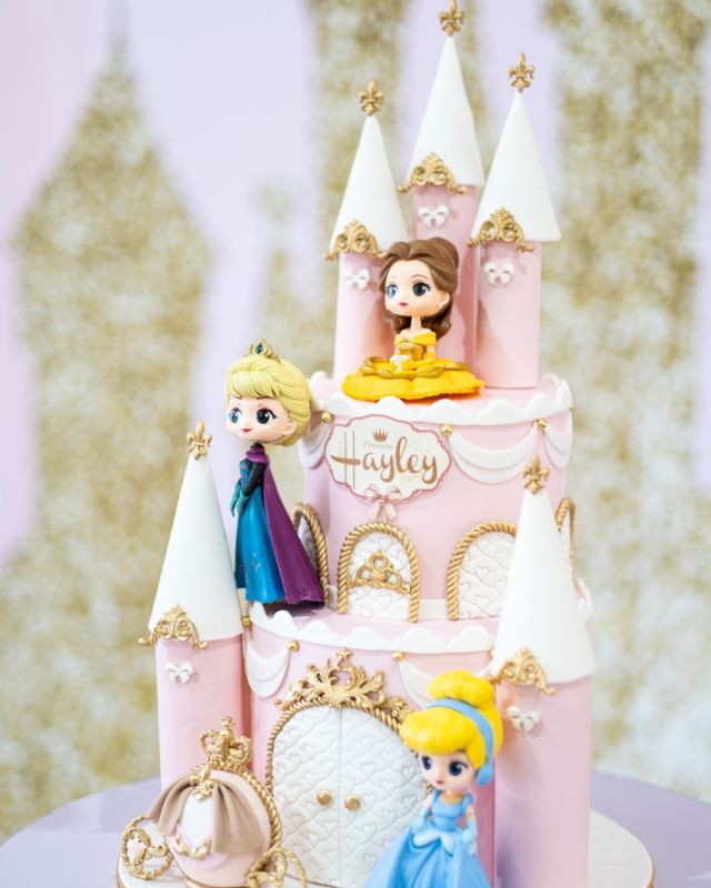 A perfect double-tier custom cake for the Princess! Have this and more at your next party, contact us today. Link in bio. 🍰💖#LaMemoria #BirthdayParty #Princess #DisneyPrincessInspired #KidsParty #PartyPlanner #PartyPlannerKL #PartyPlannerMY #EventPlanner #EventPlannerKL #EventPlannerMY